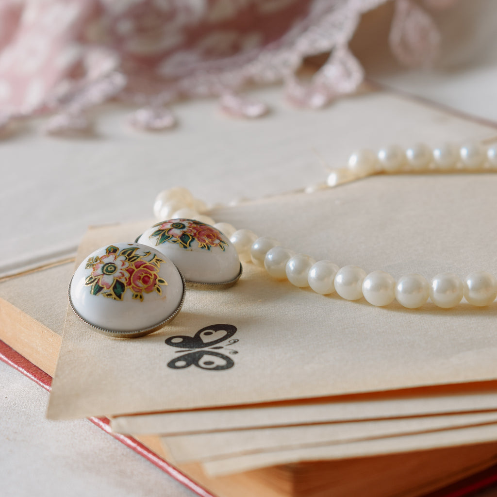 Creating a Timeless Knotted Pearl Necklace: A Step-by-Step Guide - Absolute Pearl